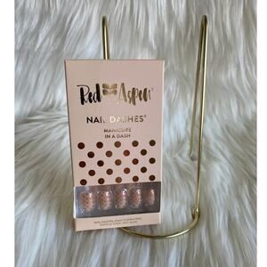 Red Aspen Nail Dashes- Tres Chic, Tracy (polka dot short, square nails)